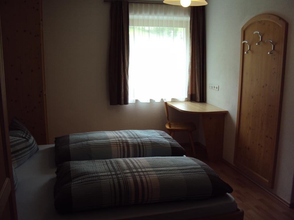 Hotel Haus Fliri Graun im Vinschgau Zimmer foto